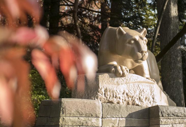 Photo of Nittany Lion statue